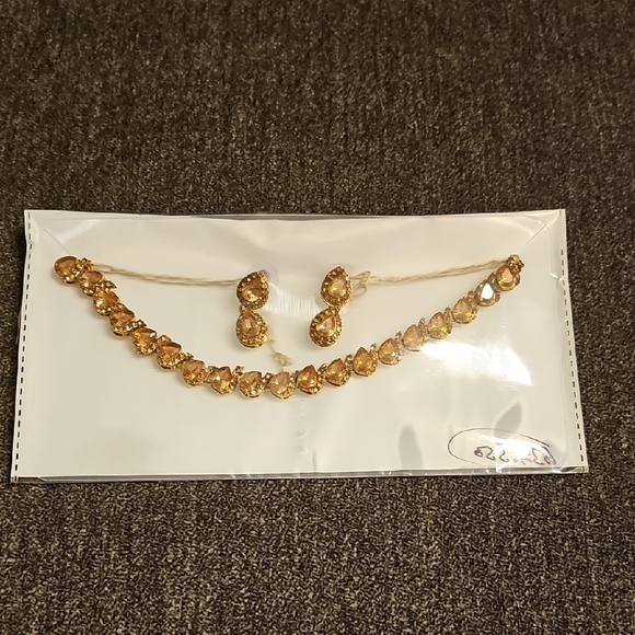 🤎Amber Colored Beautiful Gemstone Necklace with Earrings - Picture 2 of 2